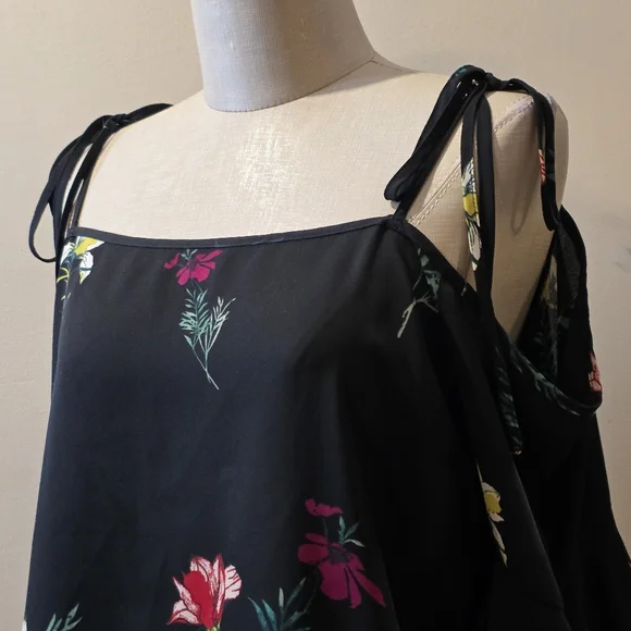 Vince Camuto Black Tropical Garden Off The Shoulder Top. Sz Med. NWOT. - Picture 4 of 8